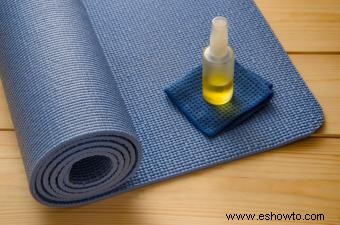 Aerosol para esterilla de yoga:pasos de bricolaje + productos ya hechos