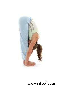 5 posturas de yoga para sudores nocturnos con instrucciones