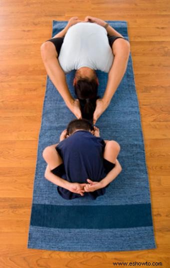 Posturas de yoga para padres e hijos:Moverse juntos