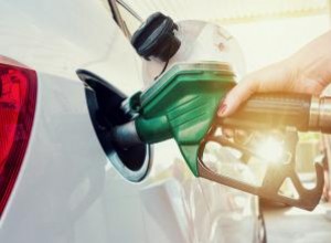 Los 9 autos más eficientes en combustible disponibles en EE.UU. (según EPA y expertos)