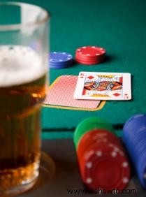 4 divertidos juegos de cartas para beber para dar un trago (y tomar un trago)