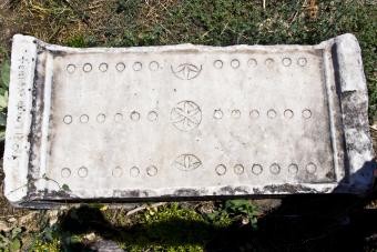 5 juegos de mesa de la antigua Roma que pondrán a prueba tu mente moderna
