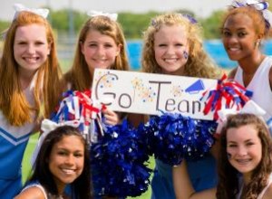 Ideas para letreros de porristas de fútbol americano en escuelas secundarias