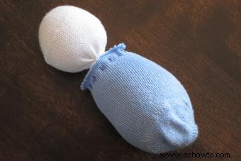 Instrucciones para hacer un calcetín sonajero para bebés