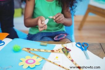 Manualidades con perchas para niños