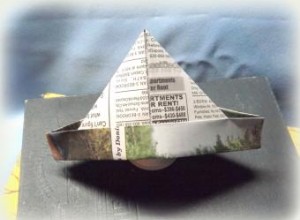 Cómo hacer el sombrero de periódico perfecto: tutorial paso a paso