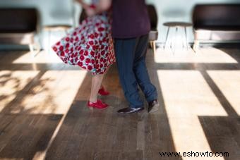 Cómo hacer pasos de baile Jitterbug