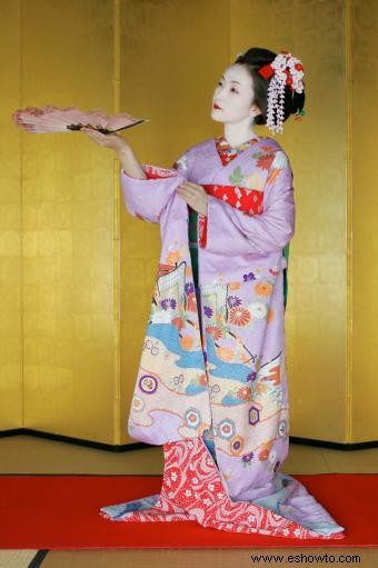 Cómo aprender el baile tradicional japonés con abanicos