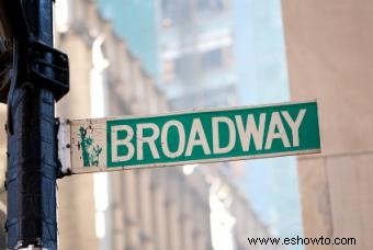 Cómo prepararse para una carrera en teatro musical