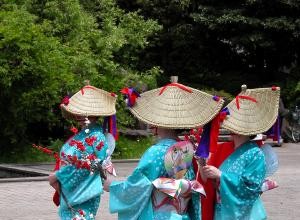 Festivales japoneses de baile callejero