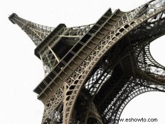 Qué altura tiene la Torre Eiffel