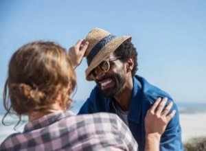 Hombre Acuario y Mujer Sagitario