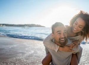 Compatibilidad entre Mujer Géminis y Hombre Piscis: Atracción, Desafíos y Consejos Astrológicos