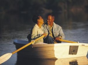 Guía experta: Cómo conquistar a una mujer Acuario con palabras y acciones auténticas