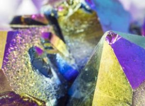 Cuarzo Aura Arcoíris: Significado, Propiedades Curativas y Beneficios Espirituales