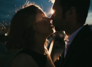 Fundamentos de la Sinastría Astrológica: Guía Esencial para Analizar Relaciones