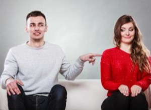 15 Iniciadores de Conversación Infalibles para Romper el Hielo en Momentos Incómodos