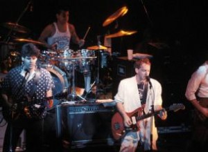 Biografía Completa de Oingo Boingo: Historia, Miembros y Legado de Danny Elfman