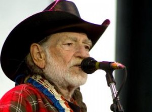 Biografía de Willie Nelson: La Leyenda del Country Outlaw