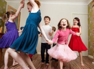 15 grandes canciones que los niños pueden bailar