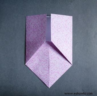 Cómo hacer origami con un papel en forma de rectángulo