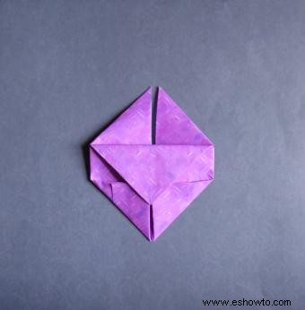 Cómo hacer origami con un papel en forma de rectángulo