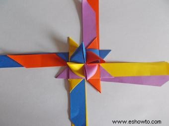 Estrellas navideñas alemanas de papel plegado