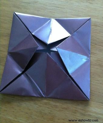 Cómo hacer adornos de origami