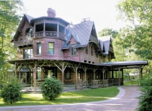 ¿Está embrujada la casa de Mark Twain? Informes de encuentros fantasmales