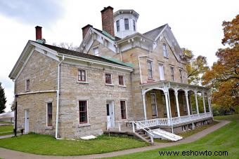 10 lugares embrujados para visitar en Iowa para entusiastas de los fantasmas