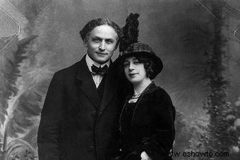 Las sesiones de espiritismo de Bess Houdini:la famosa viuda del escapista 