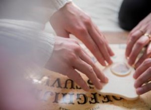 70 Preguntas Divertidas para Tablero Ouija: Ideas para Sesiones Lúdicas con Familia, Parejas y Amigos