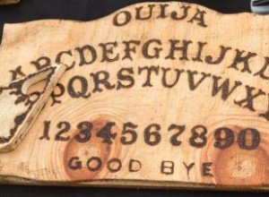 Cómo hacer tu propio tablero ouija:ideas de bricolaje con pasos