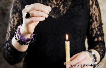 Prácticas de brujería blanca (y en qué se diferencian de la magia negra)
