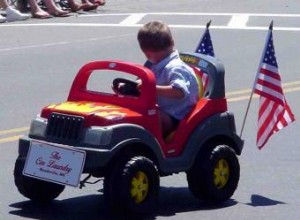 Juguete de coche de plástico doble para niños al aire libre