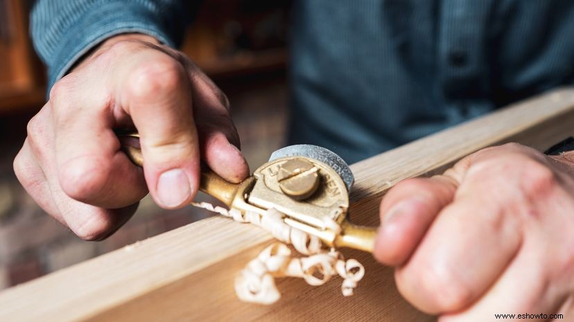 Cómo reparar superficies de muebles de madera:consejos