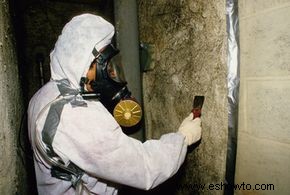 ¿Es más seguro retirar el amianto de un edificio o dejarlo allí?
