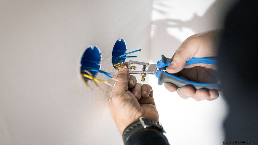 Cómo rastrear cableado eléctrico en una pared