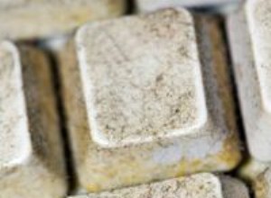 Tu teclado acumula más gérmenes que un inodoro: Guía experta para limpiarlo ahora