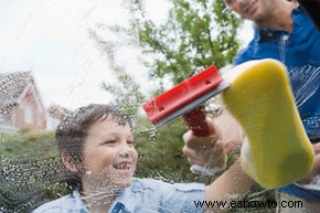 Guía de limpieza familiar:haga que los niños limpien durante las vacaciones de verano