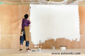 Cómo volver a pintar paredes manchadas