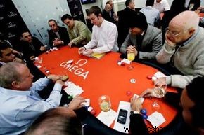 Cómo organizar un torneo de póquer Texas Hold Em