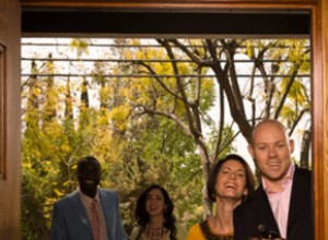 Guía experta: Cómo planificar una fiesta de inauguración de casa perfecta