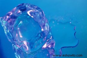 ¿Cómo se hacen cubitos de hielo transparentes? 