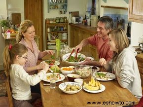 ¿Cuáles son los beneficios de la hora de la cena familiar? 