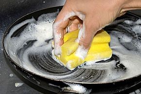 Germapalooza:Cómo mantener limpias las esponjas de cocina 