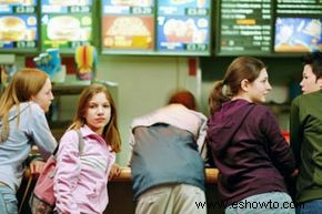 ¿Cuánto puedes ahorrar al no comer comida rápida? 