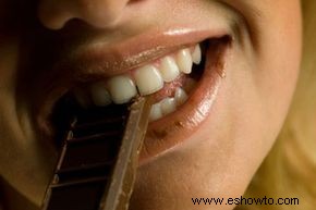 El chocolate negro es bueno para los dientes, ¡de verdad! 