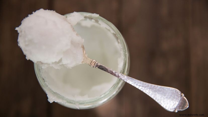 Cómo el aceite de coco pasó de ser un superalimento a ser un veneno puro 