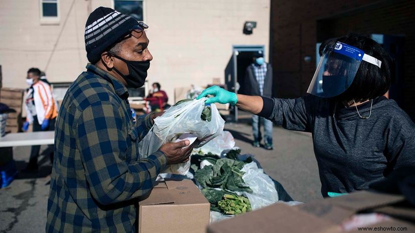 Los bancos de alimentos de EE. UU. se agotaron a medida que la demanda se dispara en 2020 